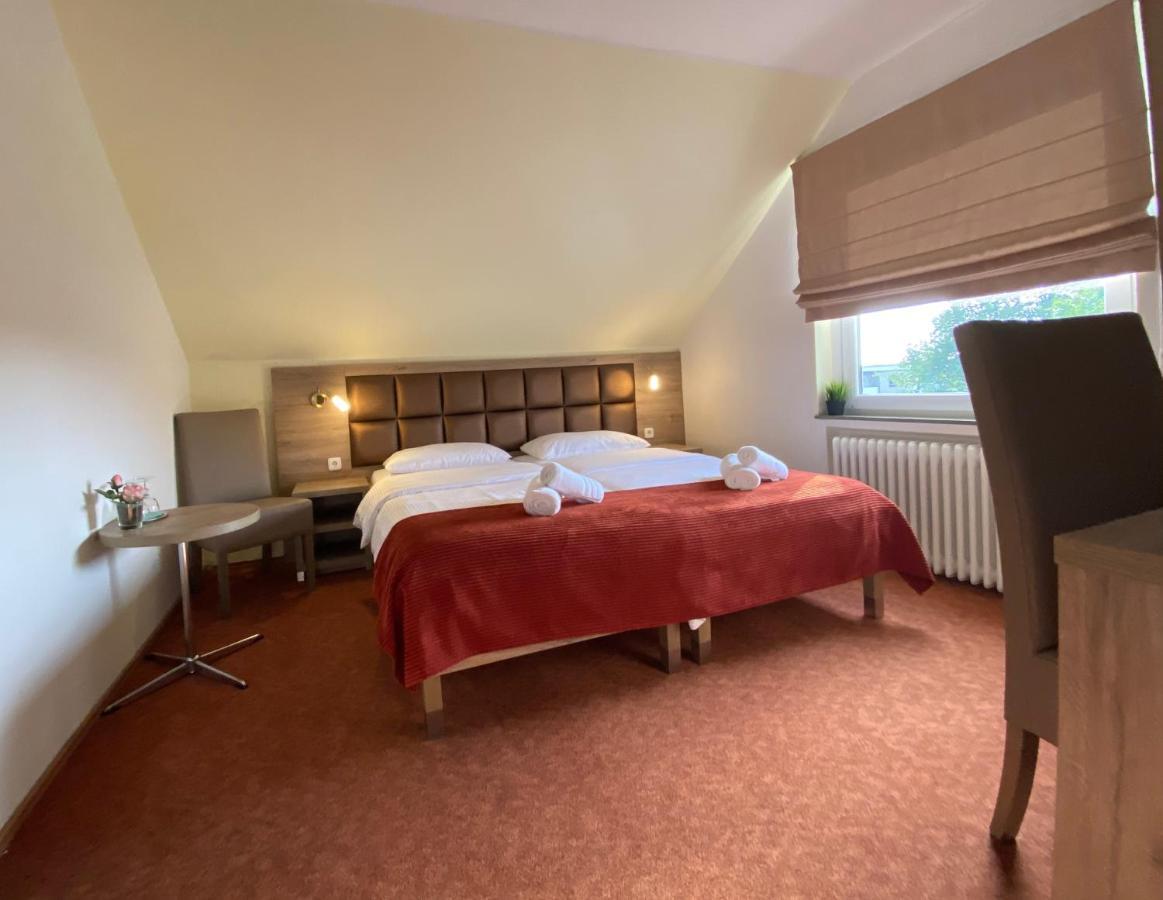 Strand Hotel Nordsee, Hotel Deichlaeufer Тосенс Екстериор снимка