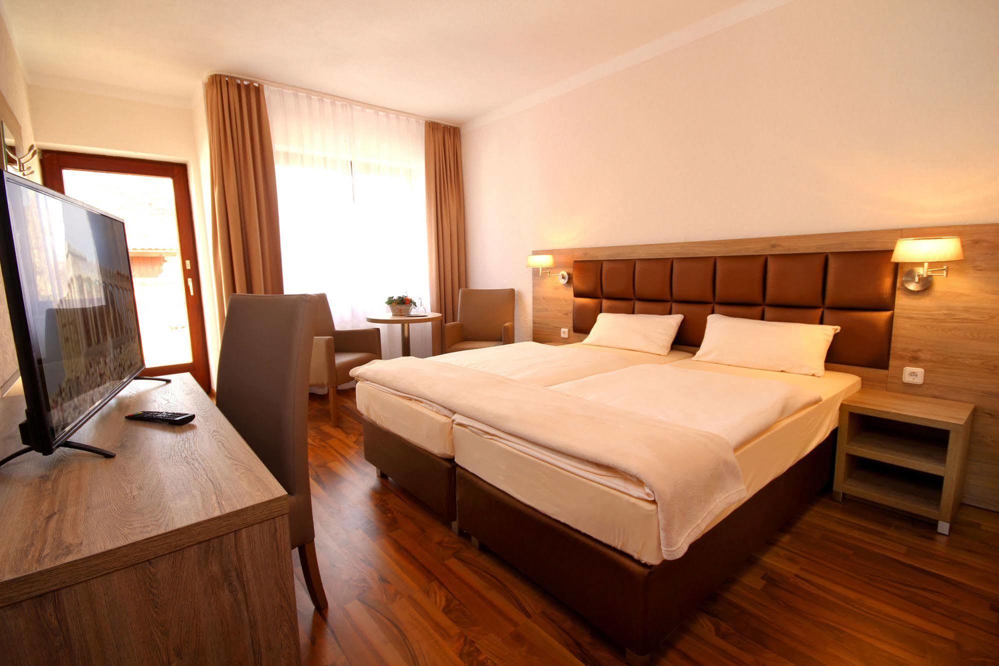Strand Hotel Nordsee, Hotel Deichlaeufer Тосенс Екстериор снимка